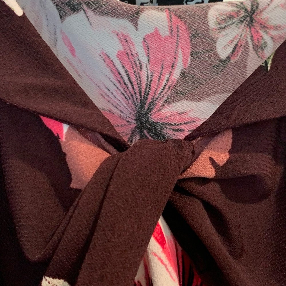 Express Crop Top Tank - Picture 3 of 6